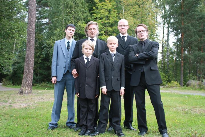 Perhe puvuissa